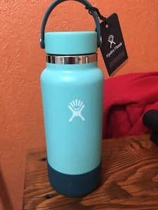 Hydro Flask 32 oz Wide Mouth Bottle - Movement Limited Edition - Macaw - Picture 1 of 3