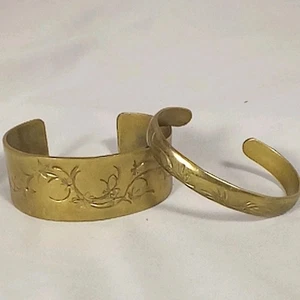 2 Floral Brass Cuff Bracelet Greenfield Village Stamped Artisan Hand Crafted Vtg - Picture 1 of 8