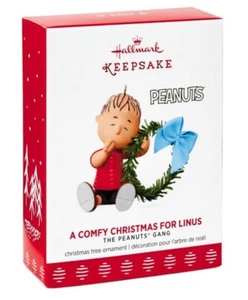 Snoopy Peanuts Hallmark 2017 A Comfy Christmas for Linus Wreath Blanket - Picture 1 of 2