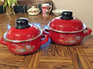 Pair Discontinued SAVASAN Red Porcelain Enamel Peacock Casserole Pots w/Lids - Picture 1 of 3