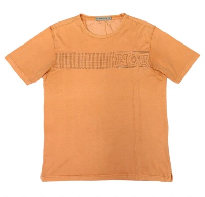 Camiseta Nigel Cabourn Utility Logo Bordado Naranja Talla Grande Foto 1 de 4
