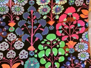 Kaffe Fassett SPRAYS BLACK GP107  fat quarter  original issue 5 available - Picture 1 of 2
