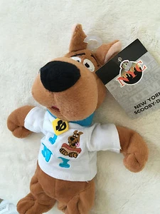 NWT SCOOBY DOO Bean Bag Plush Figure I LOVE NEW YORK Warner Brothers Store NYC - Picture 1 of 7