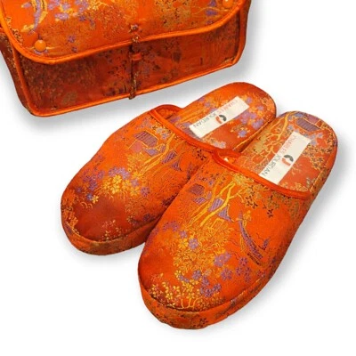 Zapatillas y estuche rojo estilo asiático - Charles Jourdan talla 7/8 para mujer Foto 1 de 4