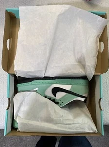 Size 9.5 - Nike SB Dunk Low Sea Crystal 2016 - Picture 1 of 7