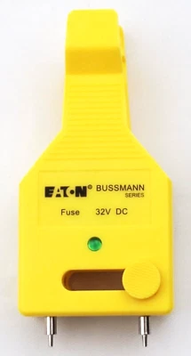 Bussmann FT-3 Lighted Automotive Fuse Puller & Tester Green LED - Image 1 of 4
