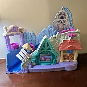 Fisher-Price Little People Disney Frozen Arendelle con Elsa y Juego de Trineo - Imagen 1 de 14