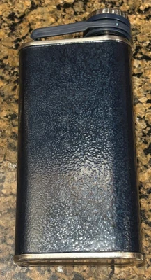 Frasco/frasco de cadera Stanley Classic Pocket Spirits azul marino 8 oz Foto 1 de 3