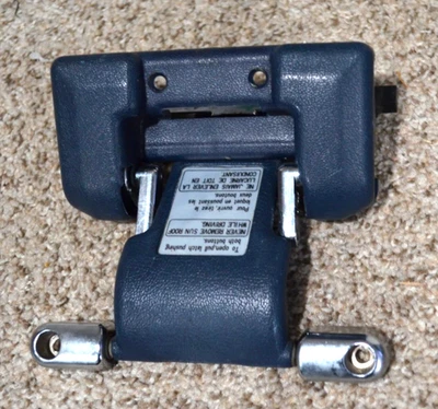 1985 1986 1987 1988 1989 TOYOTA MR2 SUNROOF SUN ROOF LATCH HANDLE BLUE OEM Foto 1 de 4