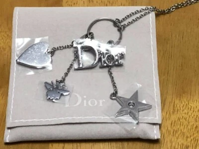 Collana novità Dior rara accessorio logo charm cuore stella ape con custodia - Immagine 1 di 4