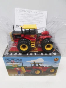 ERTL VERSATILE 935 4WD TRACTOR w/DUALS 1/32 2011 NATIONAL FARM TOY SHOW -M.I.B. - Picture 1 of 6