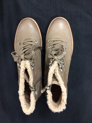 Bota Wilcox SOFTWALK para mujer en cuero piedra - talla 5 - totalmente nueva Foto 1 de 4