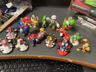 Lote Mixto de 16 Figuras de Super Mario Varios Tamaños Kart Brothers Bowser Luigi + Foto 1 de 4