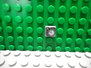 Lego 1 Light Bluish Gray 1x1 tile printed pocket watch and chain NEW - Foto 1 di 1