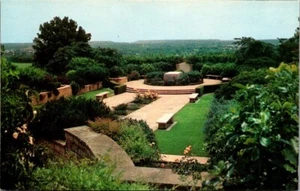 Postal OK WILL ROGERS MEMORIAL GARDEN y TOMB Claremore, Oklahoma - Imagen 1 de 2