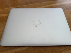 Apple MacBook Air 13.3" A1466  Intel Core i5 1.3Ghz 4GB RAM - 256GB SSD - 2013 - Picture 1 of 18