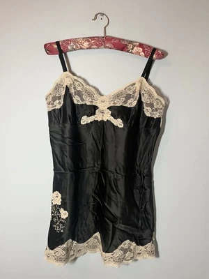 Camisola Y2K Vintage Negra Seda Top Encaje Floral Jacquard Slinky Boho Gótico Mediana Foto 1 de 4