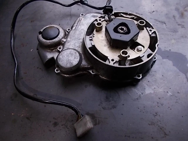 tampa esquerda do motor yamaha xs850 com bobina de captação - Imagem 1 de 1