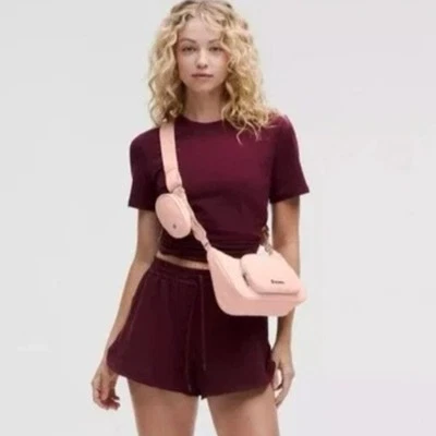 Bolso Bandolera Lululemon Rosa Flush Nuevo con Etiquetas con Nano Bolsa 2L Foto 1 de 4