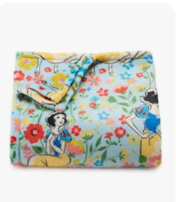 THE BIG ONE Disney Oversized Plush Throw Blanket 5X6 ft. Princess SNOW WHITE - Image 1 of 4