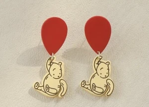 Winnie The Pooh With Red Balloon Earrings New - Picture 1 of 3