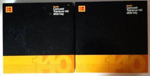 Lote de 2 Bandejas Deslizables Kodak Carousel Transvue 140 De Colección 1983 Caja Original - Imagen 1 de 18