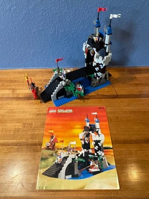 Lego - Royal Knights  - 6078 - Royal Drawbridge - 100% Complete - Instructions - Image 1 of 4