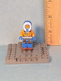 LEGO City Minifig cty0554 - Female Arctic Explorer - Light Scratches/No Cracks