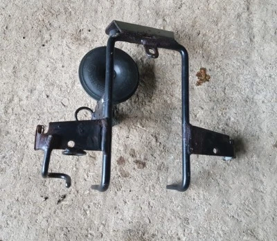 Кронштейн для фары с рупором YAMAHA XT125R 2006   - Изображение 1 из 2