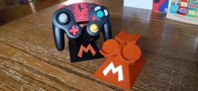 Nintendo GameCube Controller Stand (Mario) - Image 1 of 4