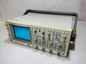 Fluke PM3394A 200 MHz Autoranging Combiscope 9444 133 94991 DM665041 - Picture 1 of 15