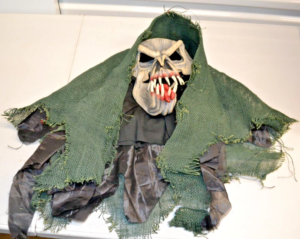 Zagone Studios Super Acción Demonio Halloween Máscara Boca Móvil EE. UU. 2006 Foto 1 de 4