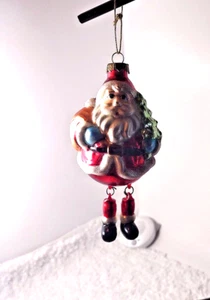 Babbo Natale in vetro soffiato vintage ornamento da appendere con gambe penzolanti sacco giocattolo e albero - Foto 1 di 6