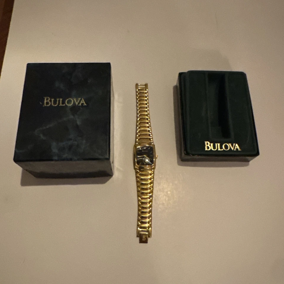 Raro Reloj Analógico de Cuarzo Bulova Para Hombre Diamante Negro Tono Oro T5 Foto 1 de 4