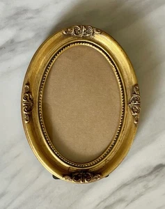 Vintage Oval Ornate Gilded Wood Picture Frame Fits 3.5”x5” Made In Taiwan - Picture 1 of 6