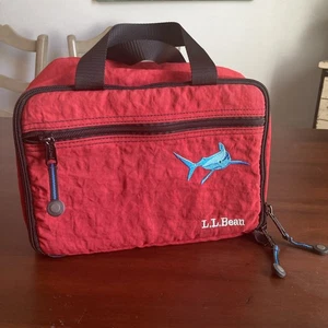 Borsa pranzo vintage LL Bean nylon con cerniera isolata cucita ricamata squalo rossa - Foto 1 di 4