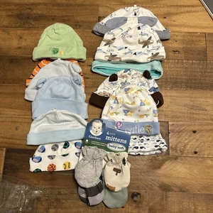 Lot Of 7 0-6 Months Different Colors Boys Hats And A New Set Of 4 Mittens - Picture 1 of 8
