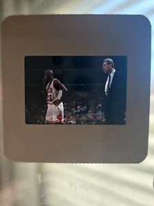 Michael Jordan Phil Jackson 1996 Original 35mm Slide Photo 1/1 Stephen Green - Picture 1 of 2