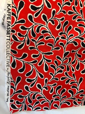 Edredón algodón Kaffe Fassett tela algodón ramita rojo negro por la 1/2 yarda Foto 1 de 2
