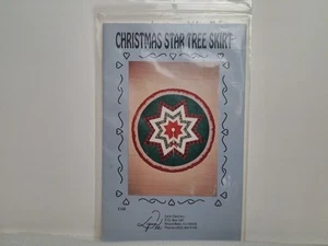 Lynn Dee Inc. Quilt Pattern - Christmas Star Tree Skirt (48" Tree Skirt) #C-102 - Picture 1 of 3