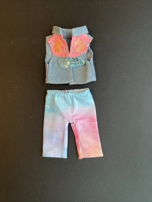 Chaleco y Pantalones Caballo 12” Rojo Rubí Moda Amigo Hermanos Paola Reina Muñeca Ropa Foto 1 de 4