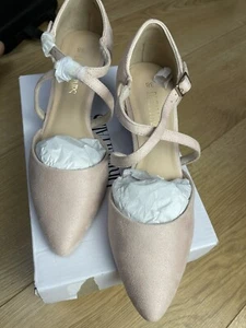 Dream Pair Woman Court Shoes - Picture 1 of 8