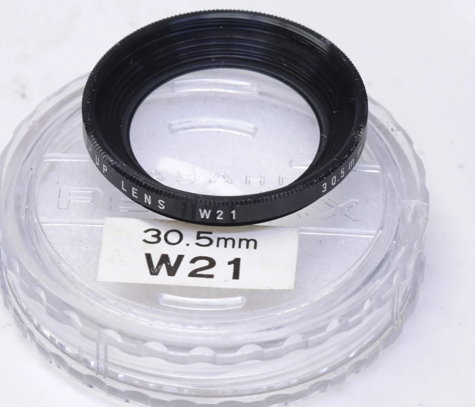 PENTAX-110 30.5mm W21 Close-up for 18mm lens + Case  - Image 1 of 1