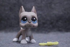 Authentic Littlest Pet Shop LPS Dark Grey White Great Dane #184 w/ Rope Toy - Picture 1 of 3