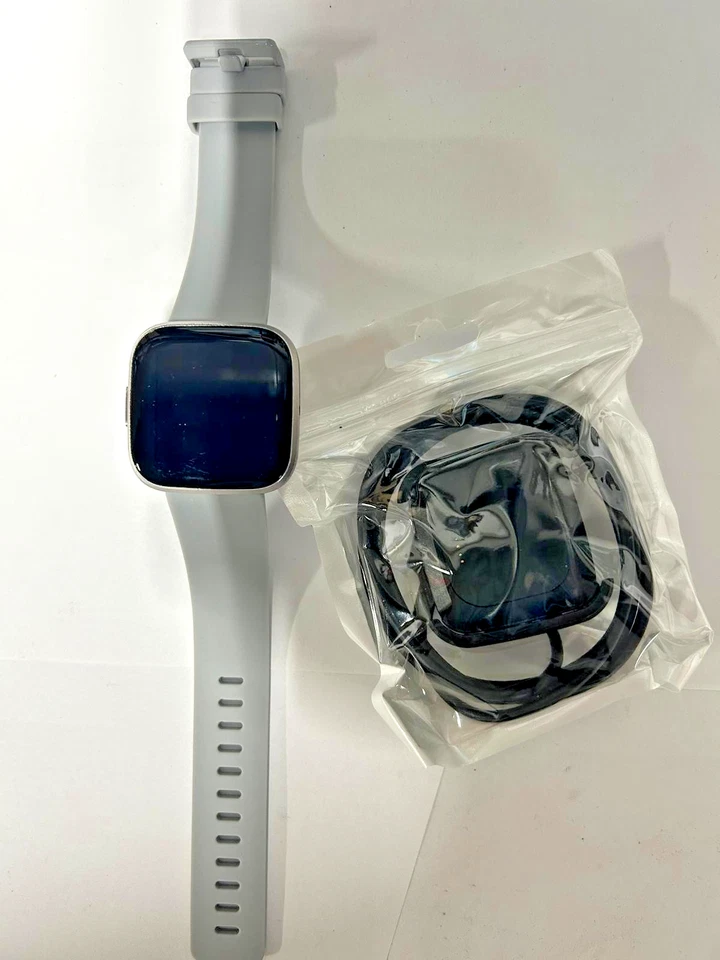 Трекер активности Fitbit Versa 2 - серый б/у - Изображение 1 из 3