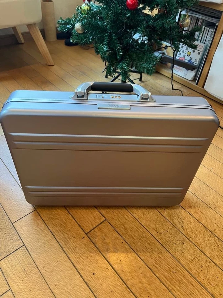 Maletín rígido Zero Halliburton Attache Case azul plateado aluminio Foto 1 de 4