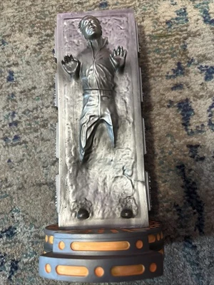 Banco de moedas Star Wars Han Solo Diamond Select carbonita - Imagem 1 de 4