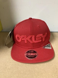 Men’s New Oakley New Era SnapBack 9Fifty Red Teddy B1B - Picture 1 of 1