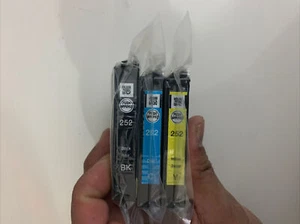 Epson DuraBrite 252 Schwarz Cyan Gelb Tintenpatronen 3er Pack - Bild 1 von 2