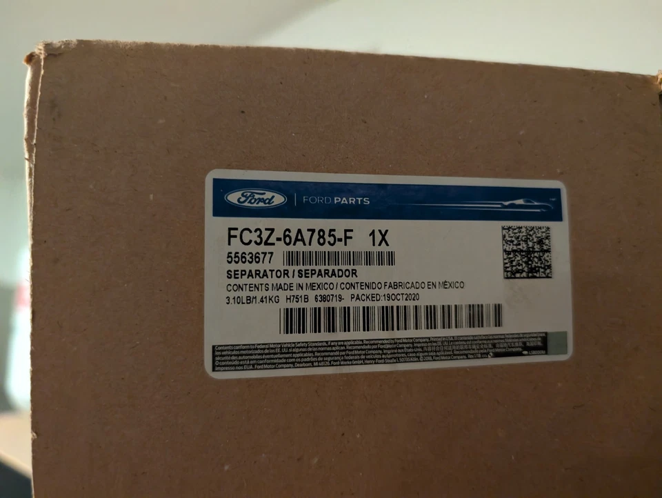 Separador de aceite de motor V8 SMP 2017 2018-2019 Ford F-350 Super Duty 6,7 L Foto 1 de 1